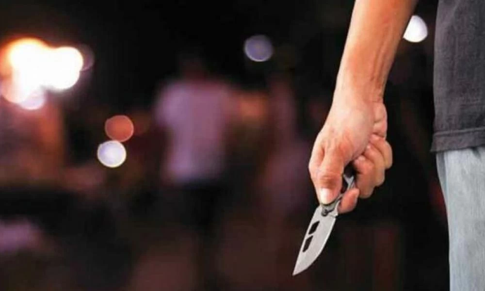 Κηφισιά: Απείλησαν 20χρονο με στιλέτο και τον οδήγησαν στο ΑΤΜ – Του «άρπαξαν» 230 ευρώ